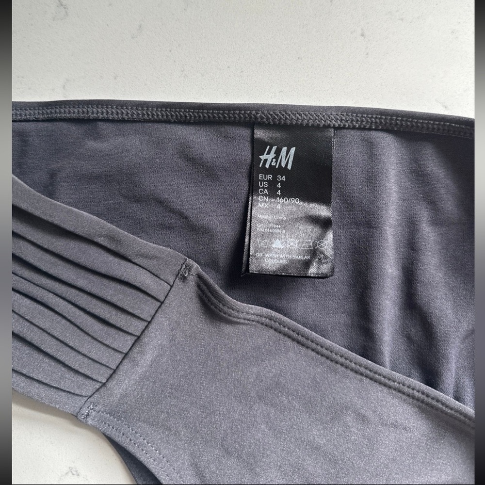 Bathing suit set - Picture 3 of 3